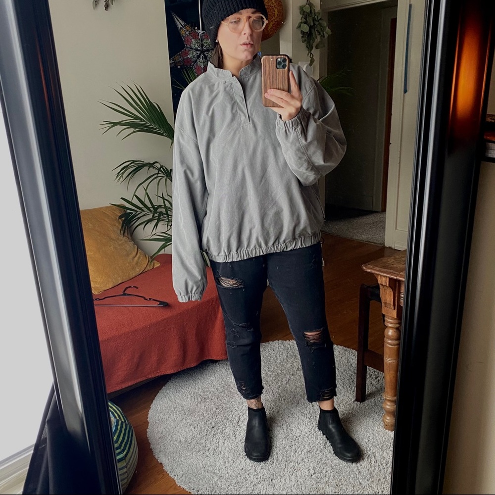 Oversized grey windbreaker pullover